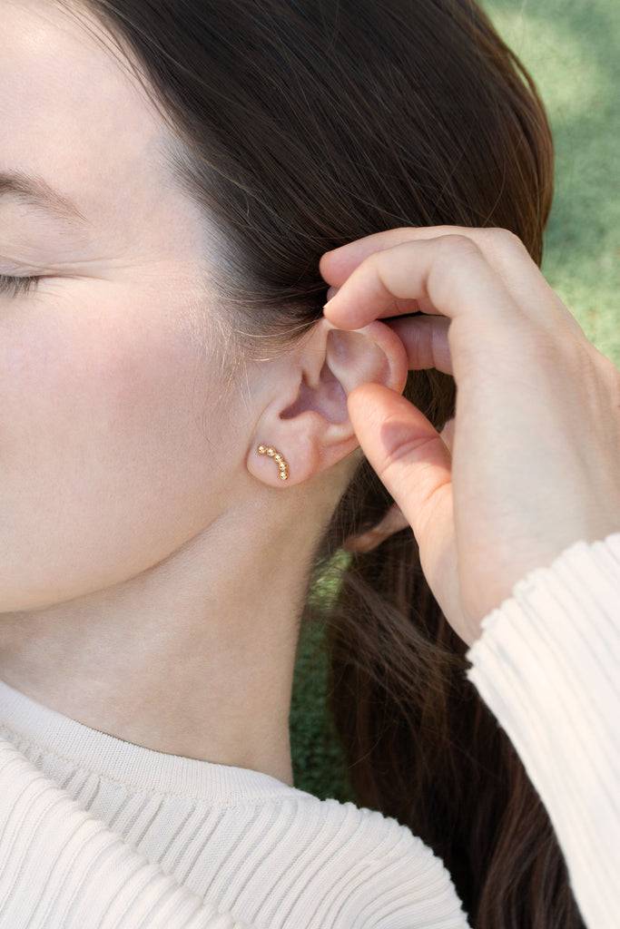 JUKSEREI BONBON EAR STUDS Bis zu 50% Rabatt