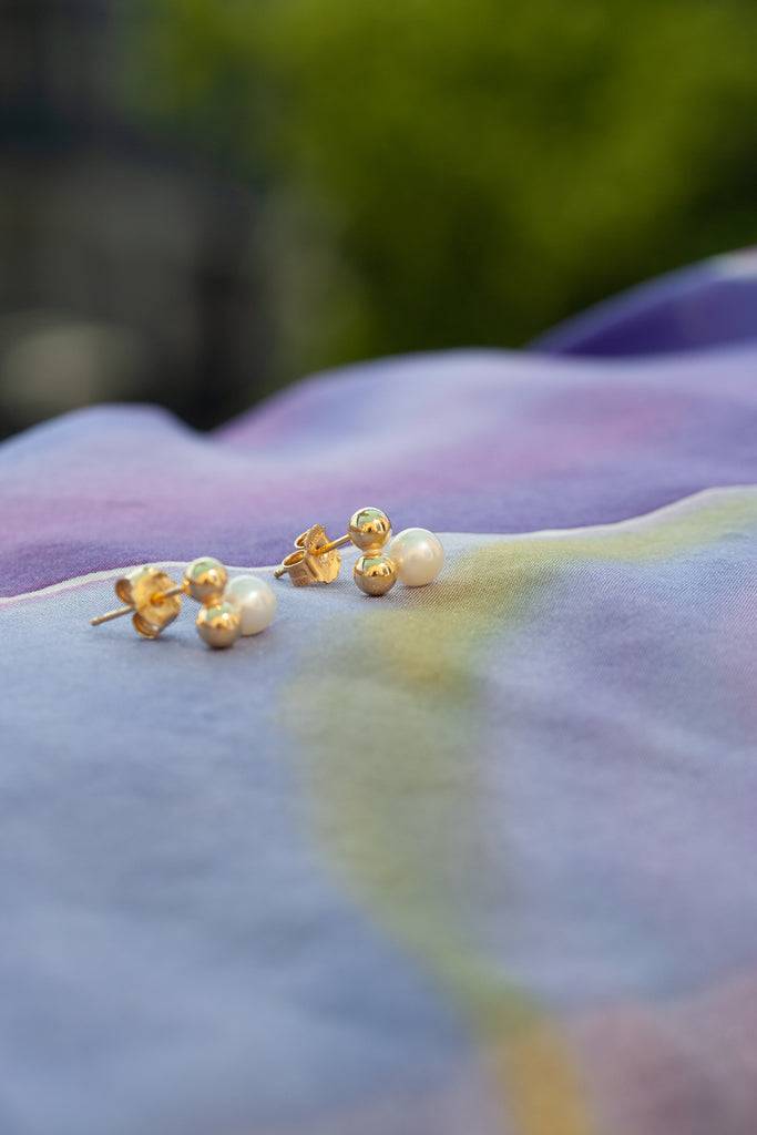 JUKSEREI ELLEN EAR STUDS Sonderangebot der Fabrik