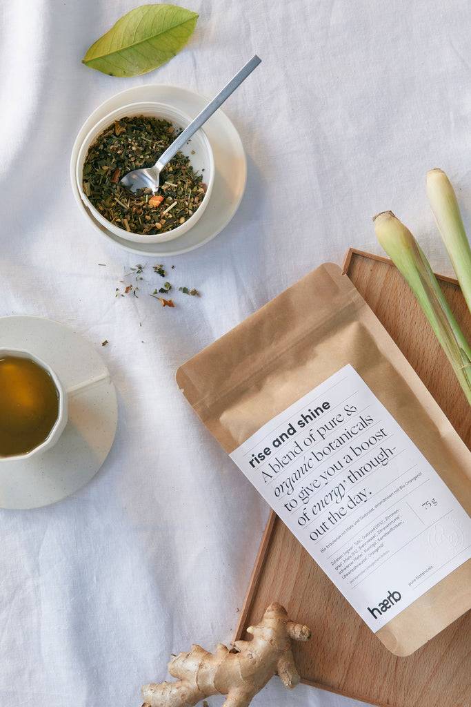 JUKSEREI HÆRB · ORGANIC TEA RISE & SHINE Jubiläumsangebot
