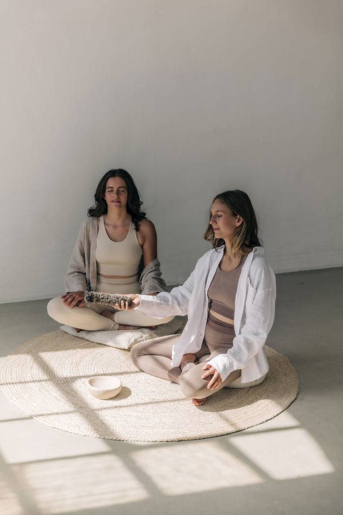 JUKSEREI KRUUT · SLOW MOTION SMUDGE STICK Neueste Mode