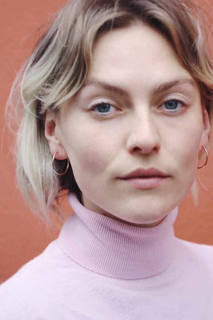 JUKSEREI HOOP EARRINGS im Angebot