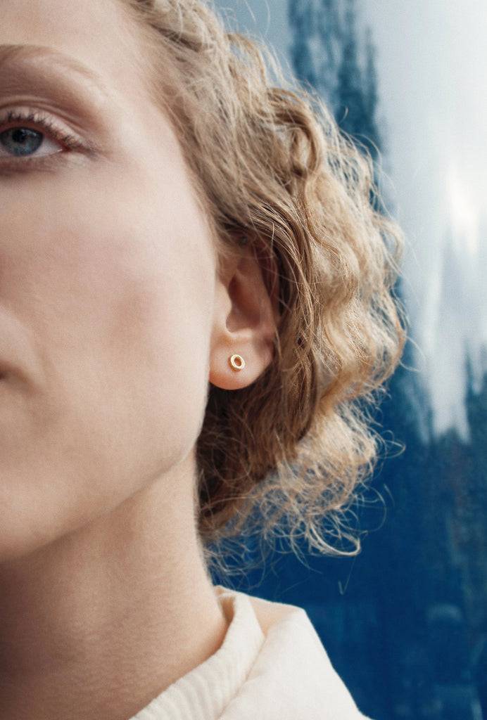 JUKSEREI TILDA EAR STUDS Großer Ausverkauf