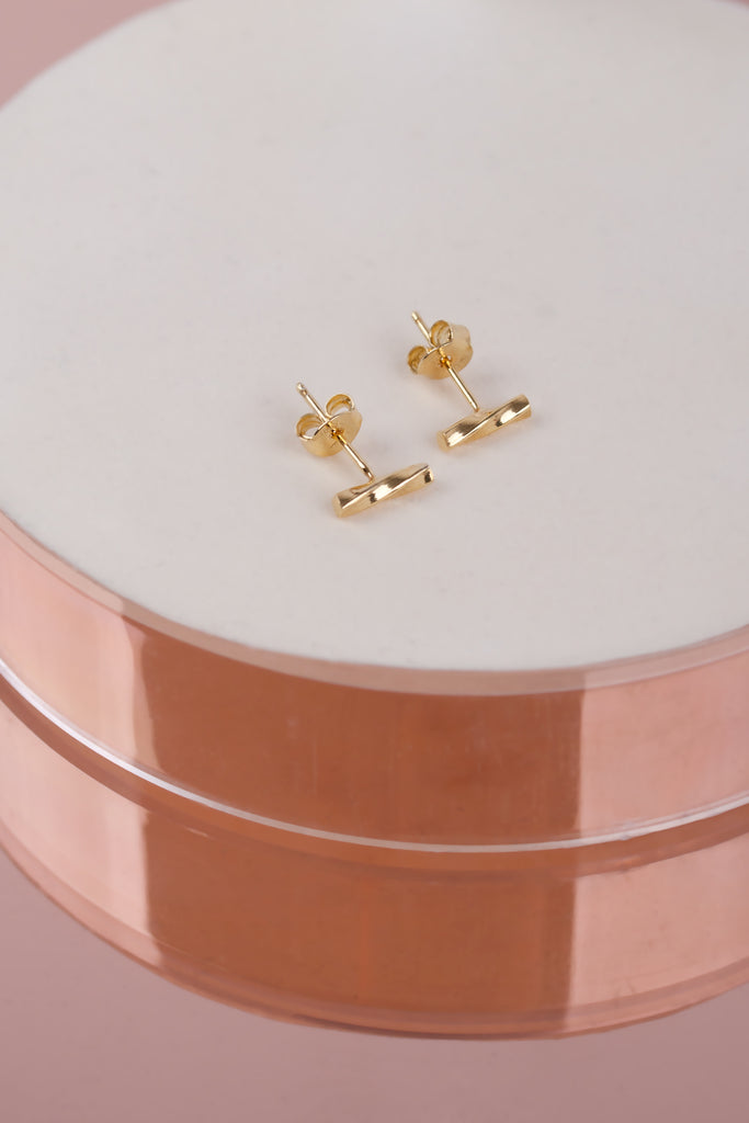 JUKSEREI EMBER EAR STUDS Valentinstagsangebot