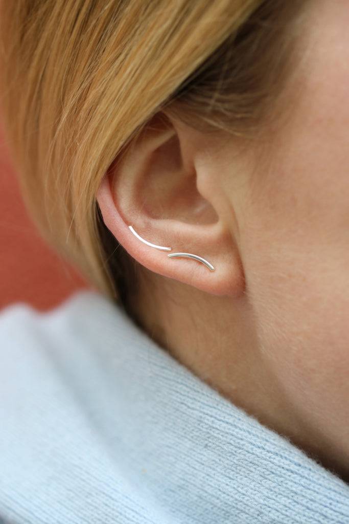 JUKSEREI CURVED EAR STUDS Vierteljährliche Förderung