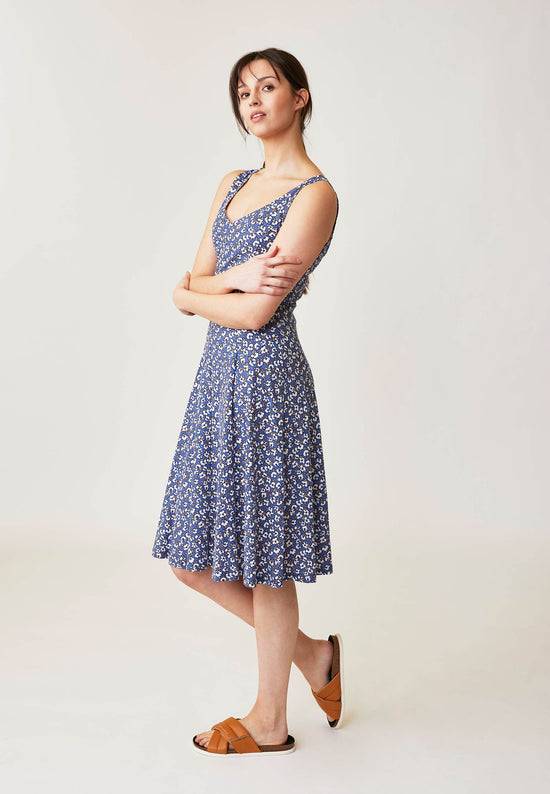 Lana Natural Wear Trägerkleid, Modell Finna Vierteljährliche Förderung