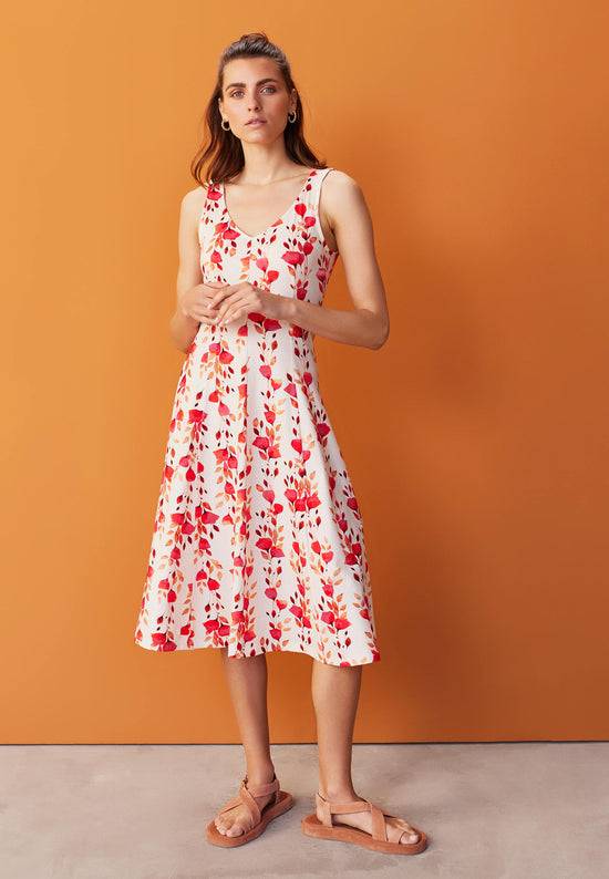 Lana Natural Wear Trägerkleid, Modell Finna Vierteljährliche Förderung