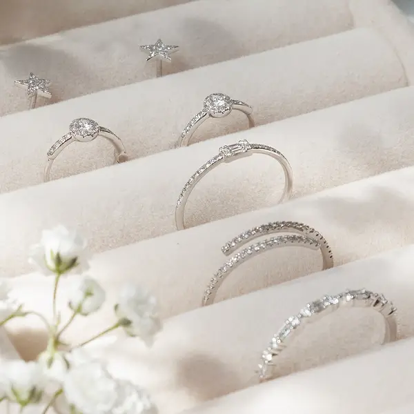 Leaf Jewelry Ring mit Baguette Diamanten, 14K Weißgold Vierteljährliche Förderung