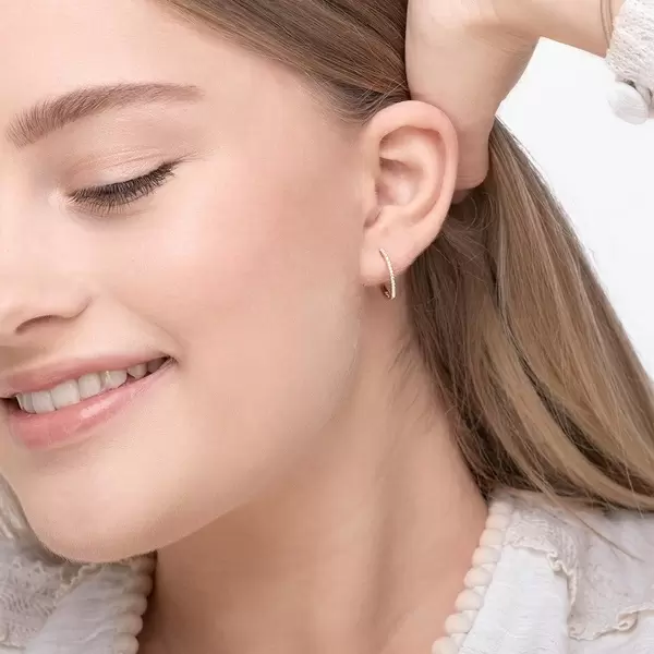Leaf Jewelry Creole Circle S mit Diamanten, 15mm, 18 K Rosegold Letzter Tag