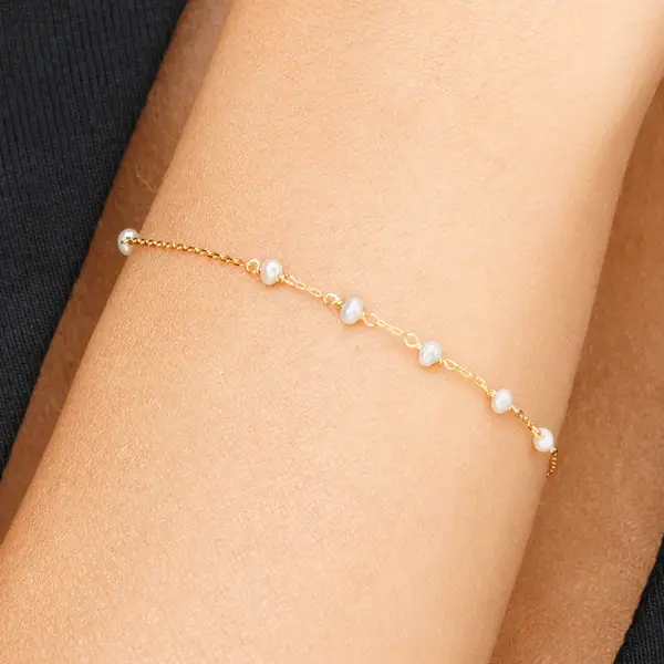 Leaf Jewelry Armkette White Pearls, 14 K Gelbgold Im Verkauf