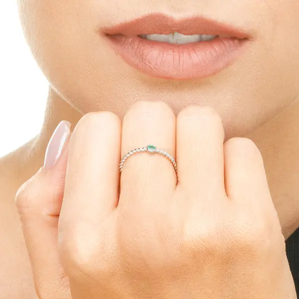 Leaf Jewelry Ring Twist Smaragd, 14K Weißgold Letzter Tag