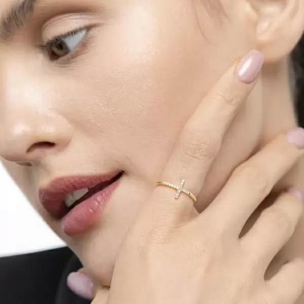 Leaf Jewelry Ring Kreuz mit Diamanten, 18 K Gelbgold im Angebot