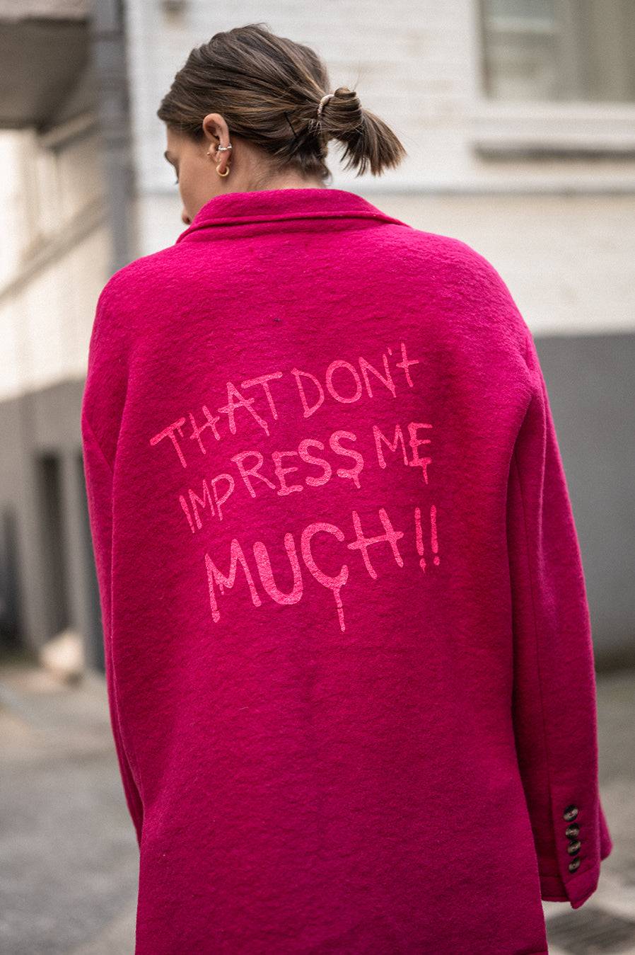 Liv Bergen Oversized Jacke "THAT DON'T IMPRESS ME MUCH" in pink Letzte 3 Tage