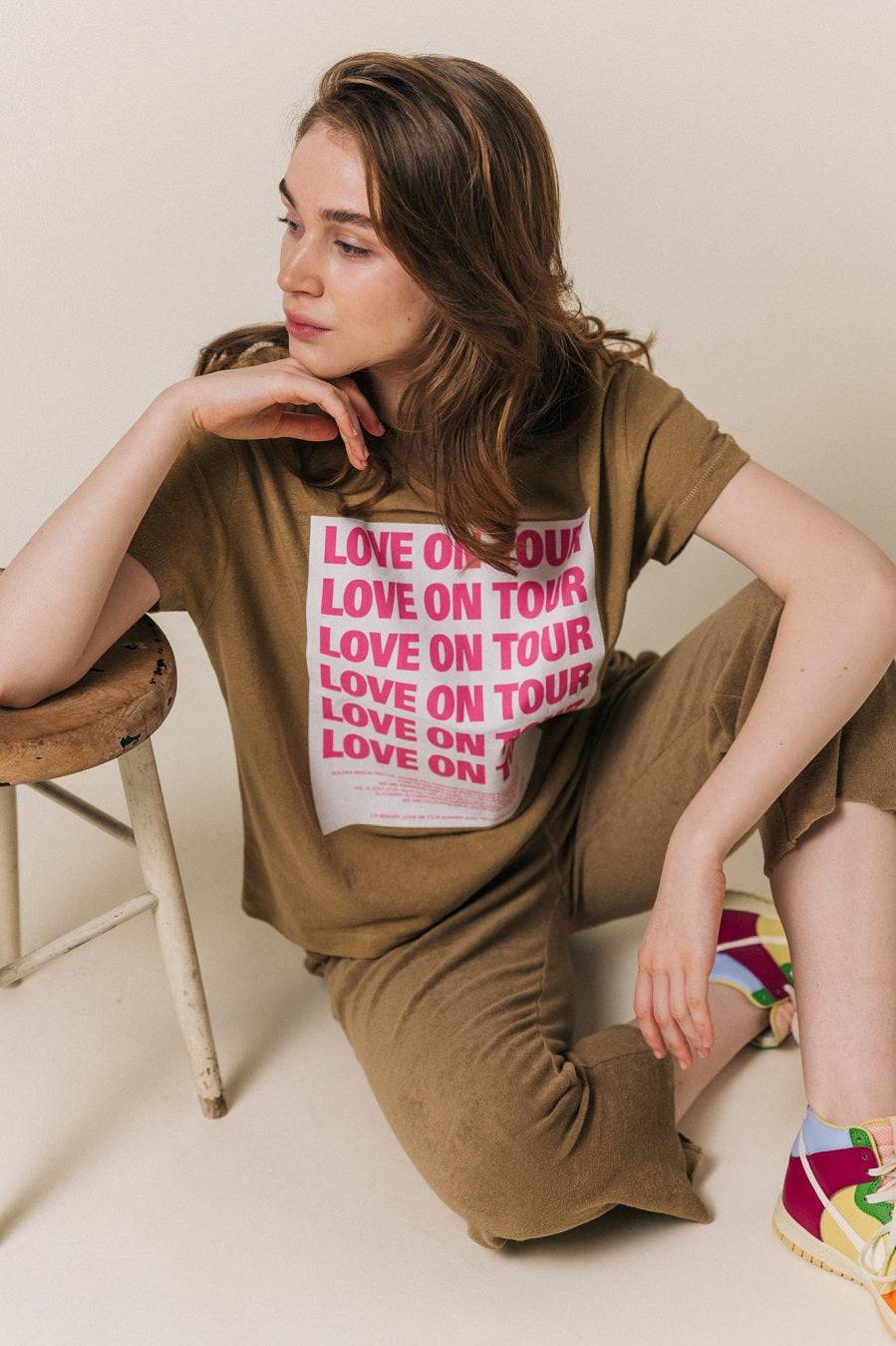 Liv Bergen T-Shirt LOVE ON TOUR in hazelnut Bis zu 50% Rabatt