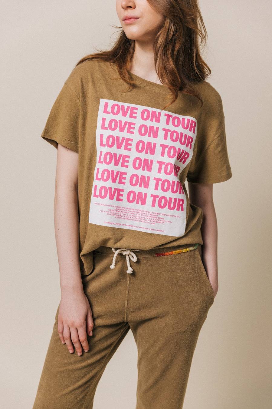 Liv Bergen T-Shirt LOVE ON TOUR in hazelnut Bis zu 50% Rabatt
