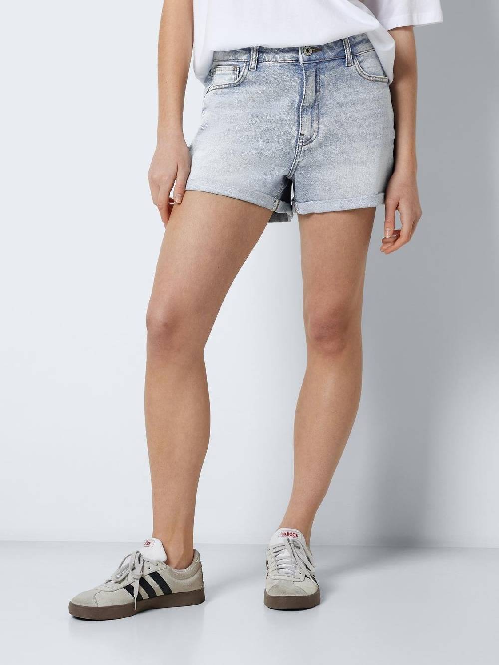 NOISY MAY NMMONI HW SHORTS AZ360 BL NOOS LIGHT BLUE DENIM Riesige Rabatte