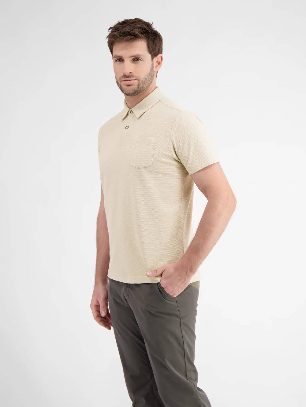 Lerros 2443204 POLOSHIRT IN SPORTIEVE WAFELPIQUÉKWALITEIT (705 LIGHT DUNE BEIGE) im Angebot