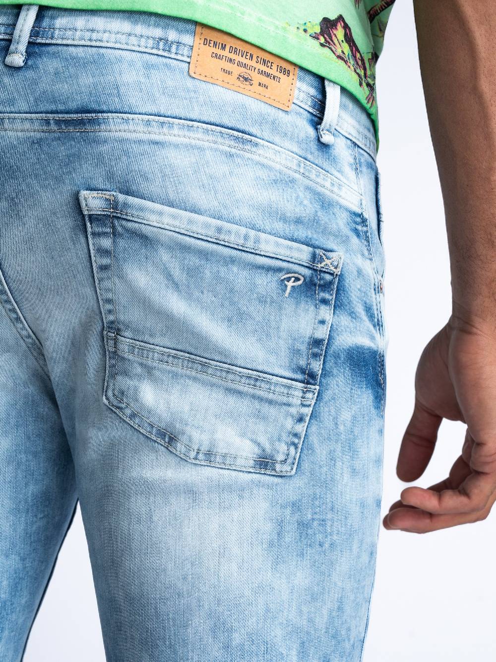 Petrol BLIZZARD DENIM SHORT RELAXED FIT M-1040-SHO003 (light indigo 5713) Valentinstagsangebot