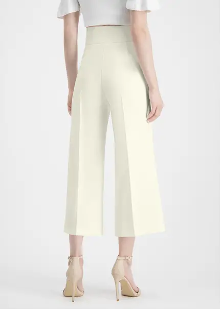 Nicowa Twill culottes with creases – CORADUE in WHITEarticle number NC7A12018011E-004 Begrenzt auf 3 Tage