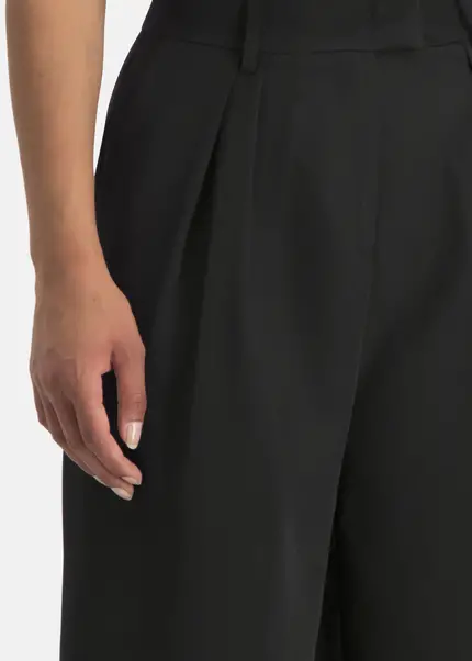 Nicowa Plain pleated trousers - RONICA in BLACKarticle number NC7A12038019E-002 Muttertagsangebot