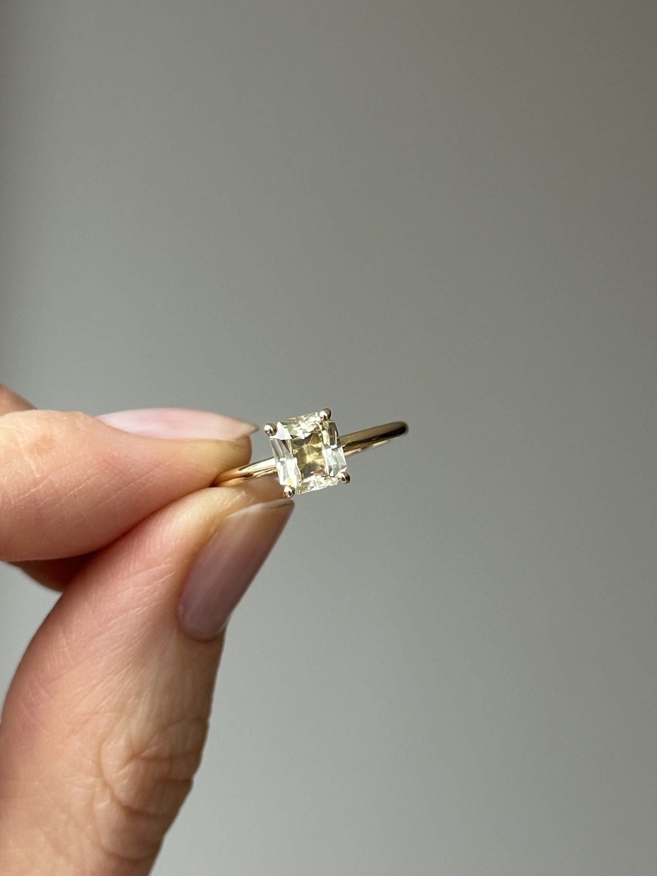 Nina Kastens Yellow Sapphire Ring Neueste Stile
