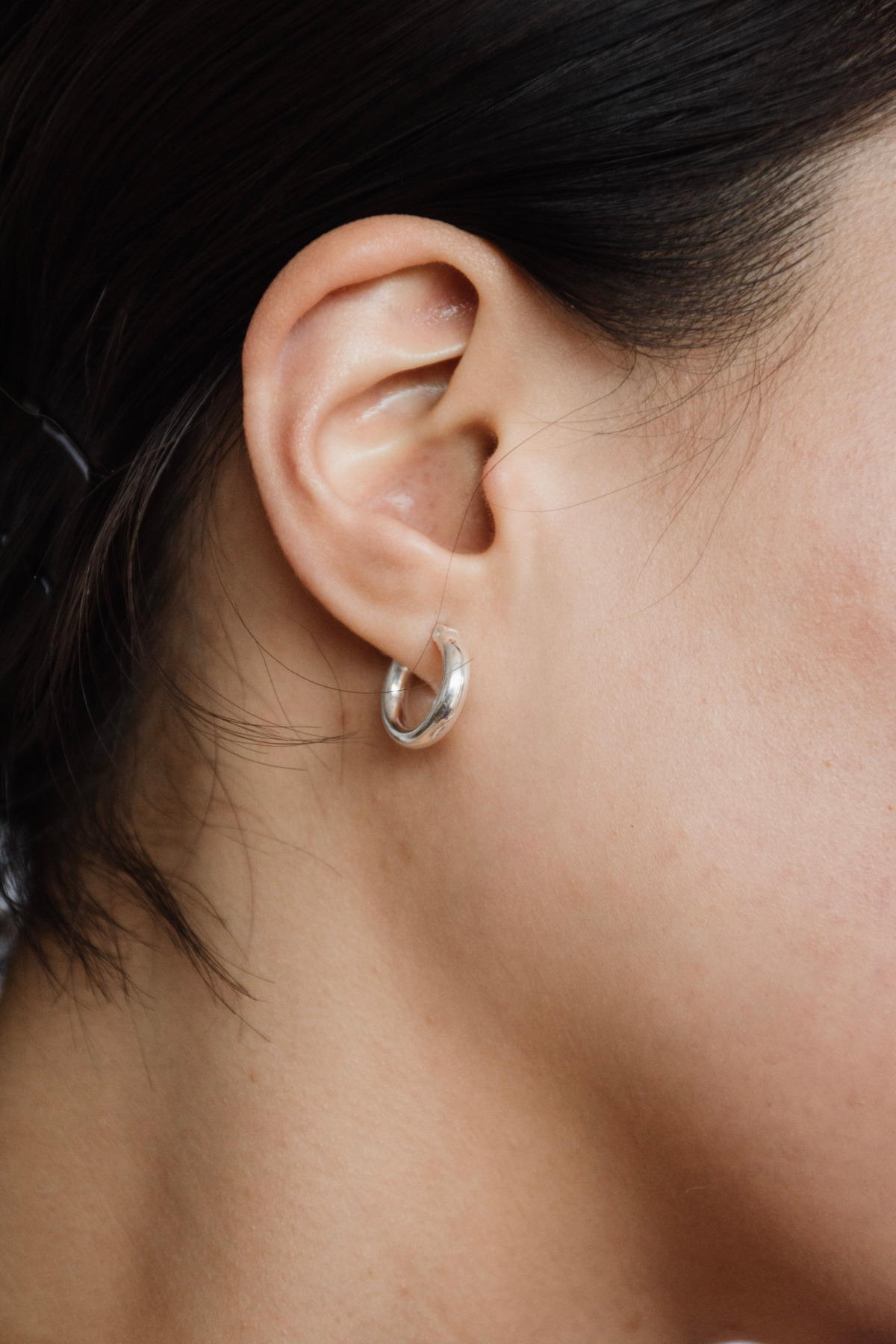 Nina Kastens Essential White Gold Hoops Small Valentinstagsangebot