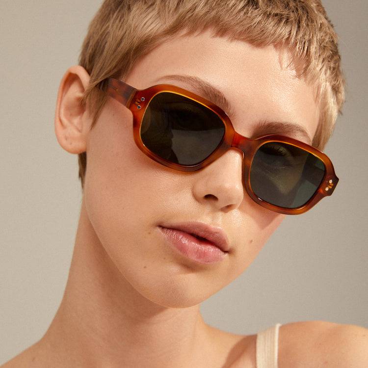 Pilgrim NELLA Recycelte Sonnenbrille Schildpatt-Braun/Gold Sonderangebote