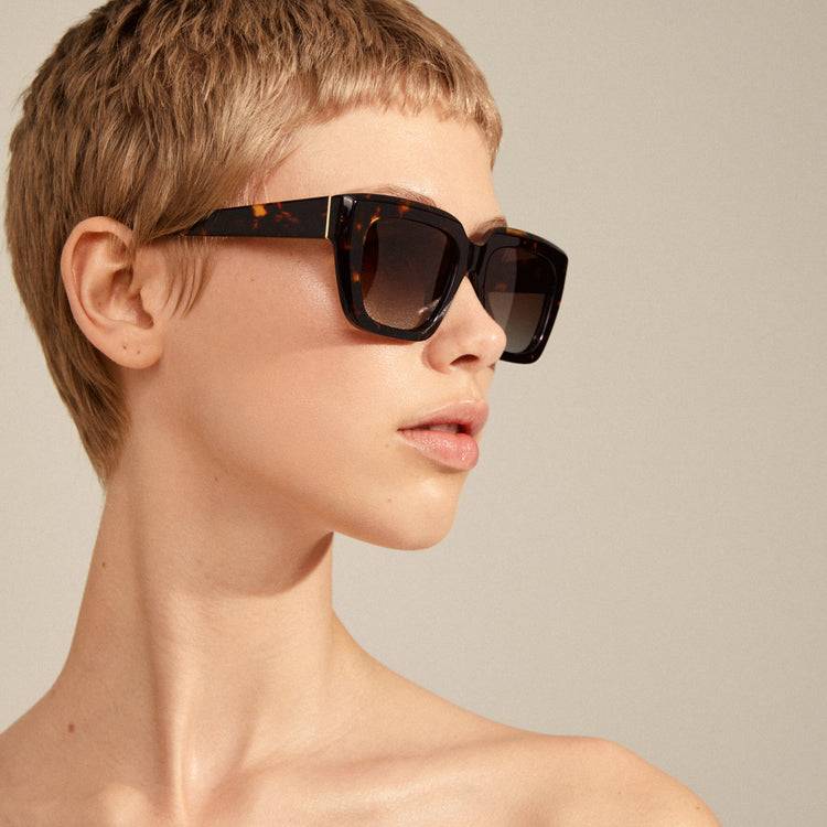 Pilgrim JOGLI Recycelte Sonnenbrille Schildpatt-Braun/Gold Kostenlose Rückgabe