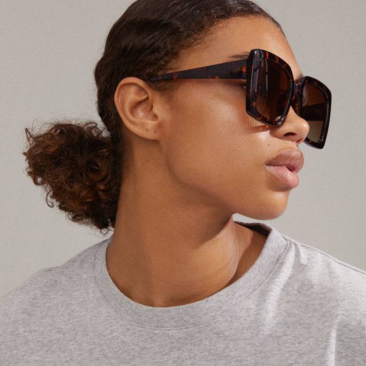 Pilgrim LUCIANA Oversized Vintage-Sonnenbrille in braunem Schildpatt Angebote