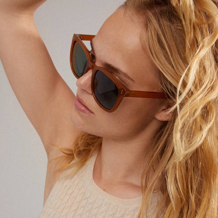 Pilgrim KATYA ikonische Retro-Sonnenbrille karamellbraun Hotsell