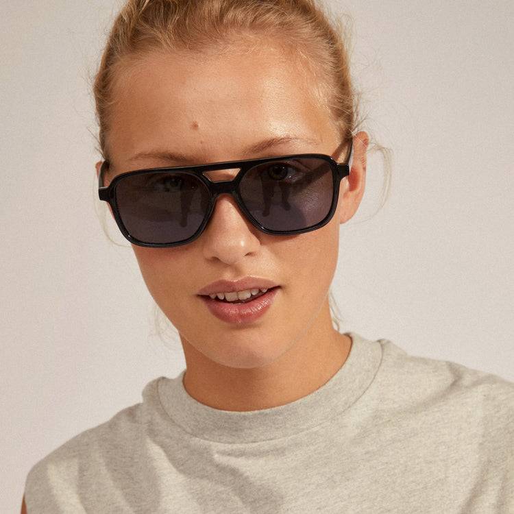 Pilgrim ELODIE recycelte Piloten-Sonnenbrille schwarz Blitzverkäufe