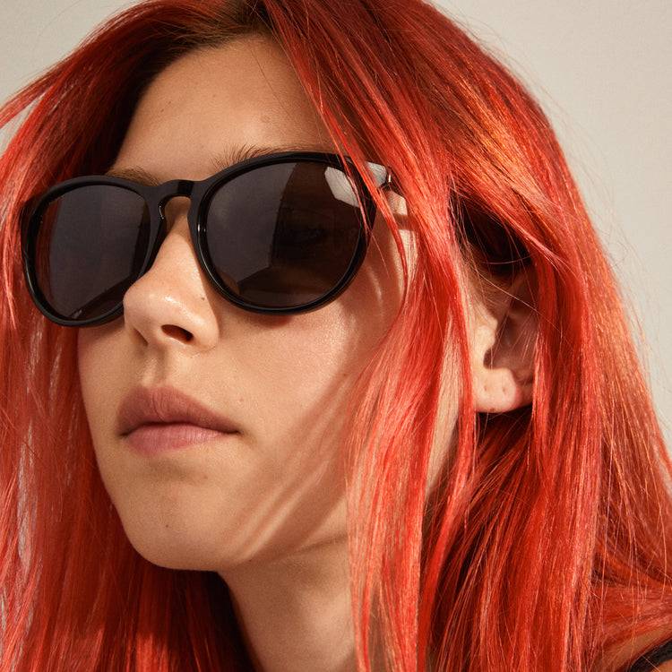Pilgrim CAMILLA recycelte klassische Sonnenbrille schwarz Rabatt