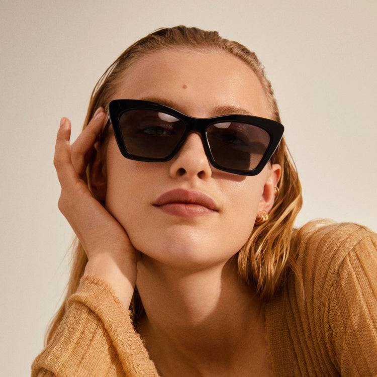 Pilgrim DAKOTA eckige Cat-Eye-Sonnenbrille schwarz Riesige Ersparnisse