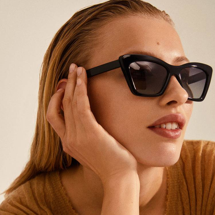 Pilgrim DAKOTA eckige Cat-Eye-Sonnenbrille schwarz Riesige Ersparnisse