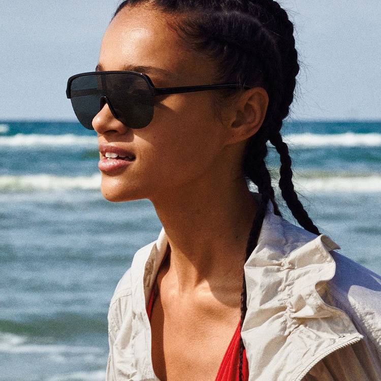 Pilgrim BINNIE Shield Sonnenbrille schwarz Neueste Stile