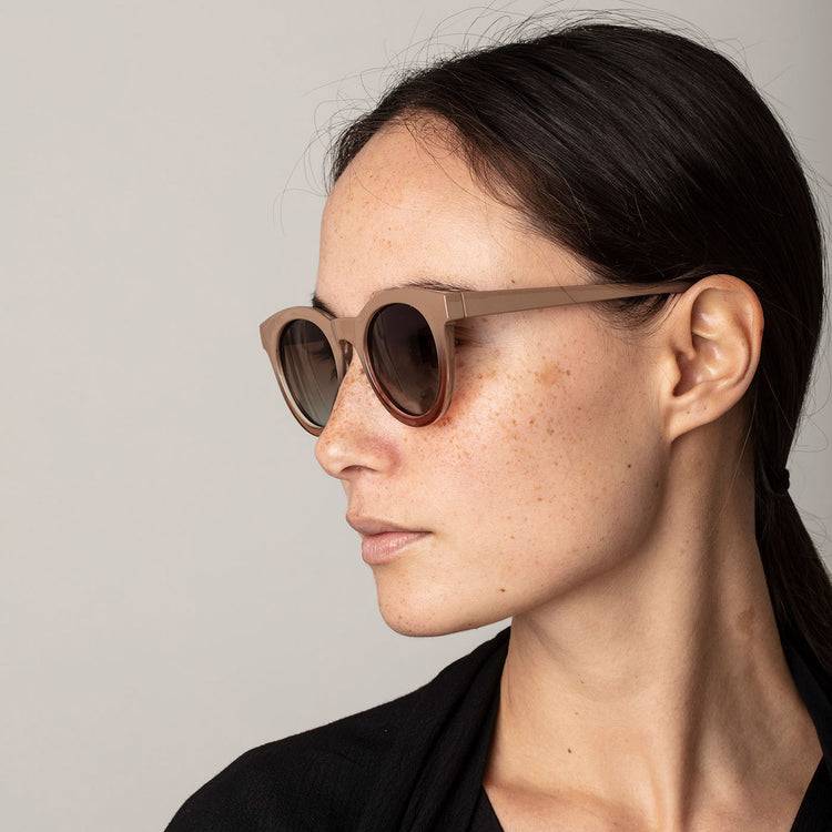 Pilgrim TAMARA Sonnenbrille, braun/beige Vierteljährliche Förderung