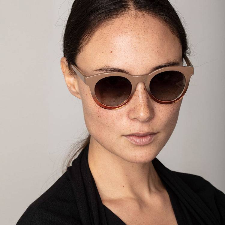 Pilgrim TAMARA Sonnenbrille, braun/beige Vierteljährliche Förderung
