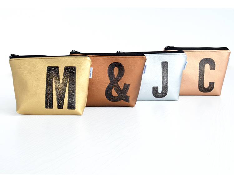 Renna Deluxe Kosmetiktasche Metallic KUPFER mit Buchstabe / vegan Neuheiten