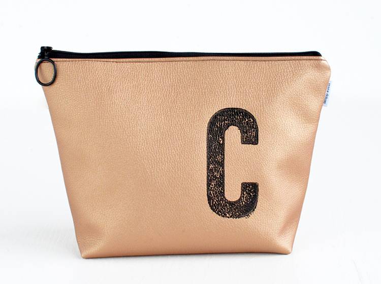 Renna Deluxe Waschtasche Metallic KUPFER mit Buchstabe, vegan Black Friday