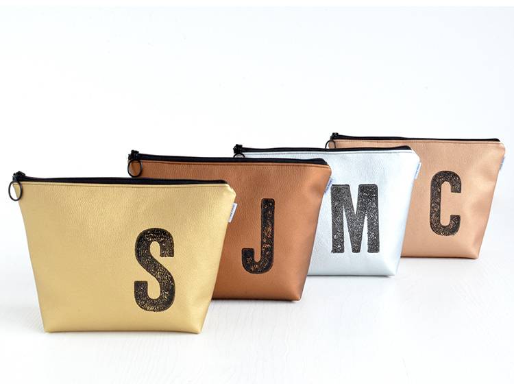 Renna Deluxe Waschtasche Metallic GOLD mit Buchstabe, vegan Cyber Monday