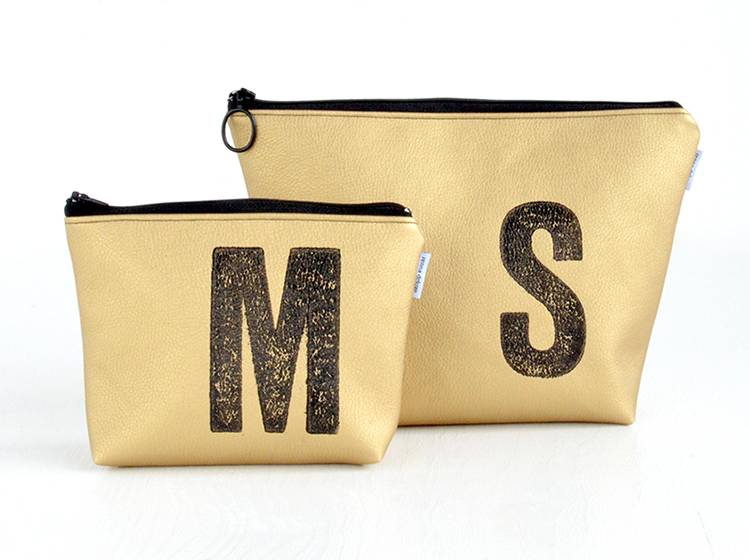 Renna Deluxe Waschtasche Metallic GOLD mit Buchstabe, vegan Cyber Monday