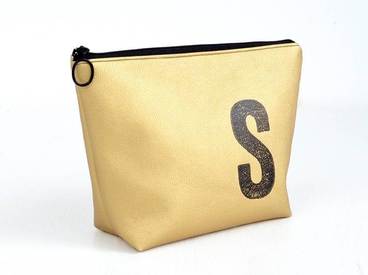 Renna Deluxe Waschtasche Metallic GOLD mit Buchstabe, vegan Cyber Monday