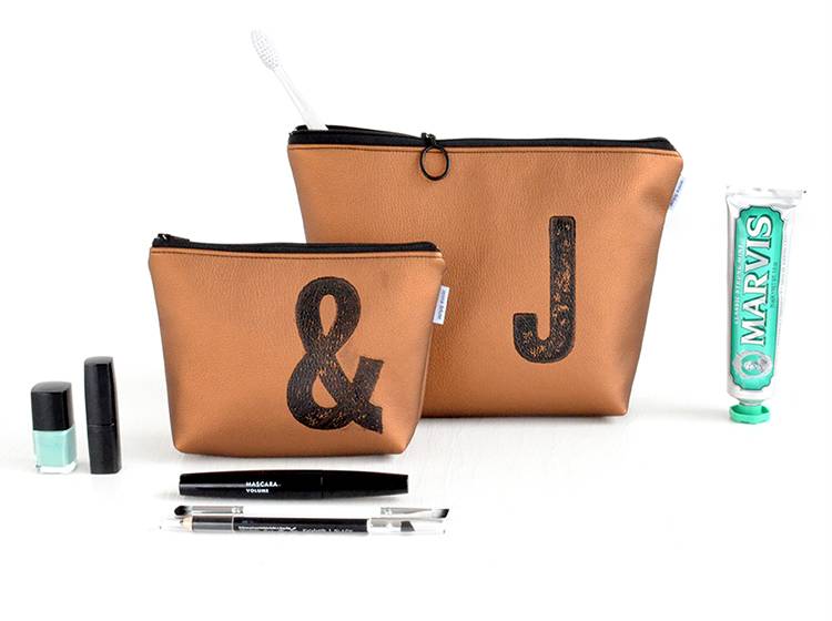 Renna Deluxe Kosmetiktasche Metallic BRONZE mit Buchstabe / vegan Jubiläumsangebot