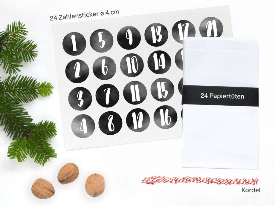 Renna Deluxe Adventskalender weiß mit schwarzen Aufklebern Räumungsverkauf