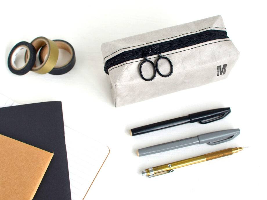 Renna Deluxe Individualisiertes Federmäppchen mit Monogramm grau Tägliche Deals