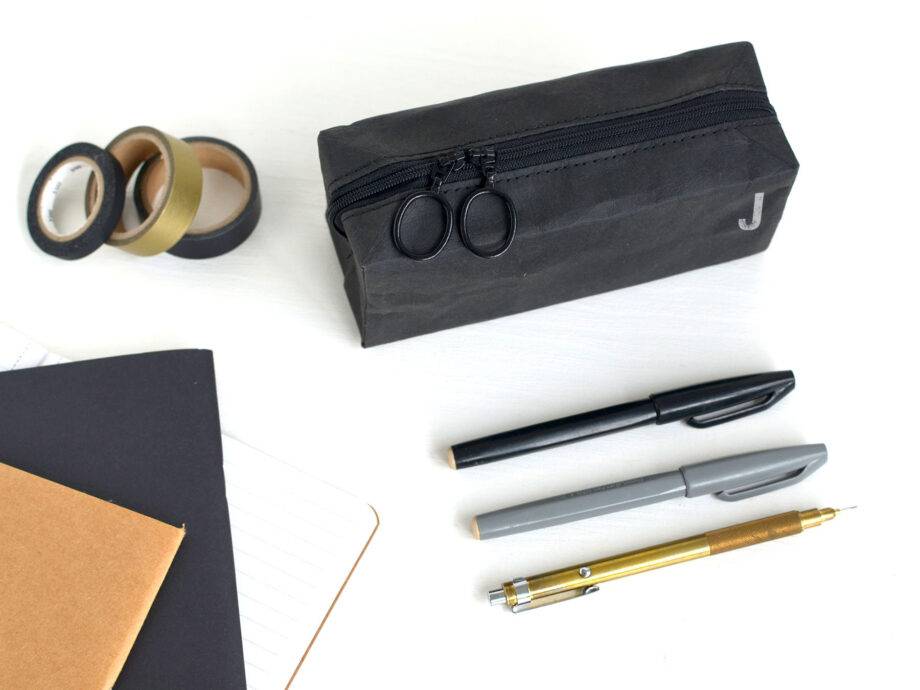 Renna Deluxe Federmäppchen mit Monogramm personalisiert in Schwarz Sonderangebote