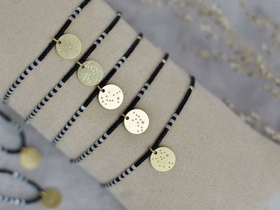 Renna Deluxe WAAGE Sternzeichen Armband Gold Im Verkauf
