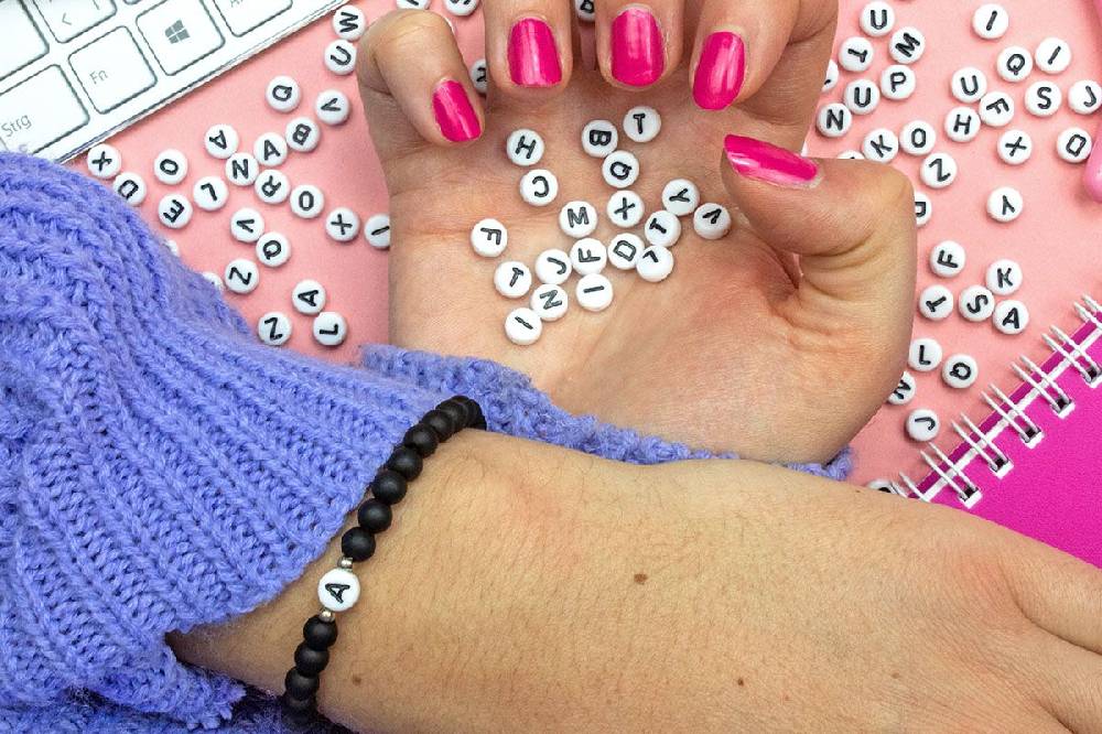 Sadingo Buchstabenperlen Acryl - A-Z nach Wahl, je 50 Stück - Ø 7 mm Super Sparpreis