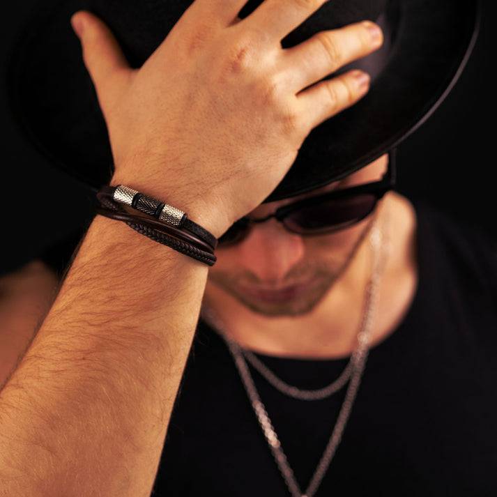 Save Brave Dreifaches Lederarmband Flynn mit Edelstahl Letzter Tag