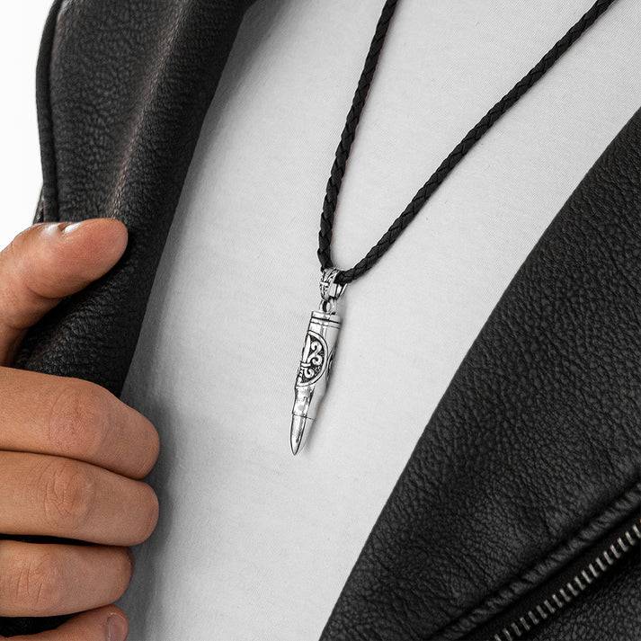 Save Brave Halskette aus veganem Leder mit Verlängerung - Braun Nur noch ein Tag übrig