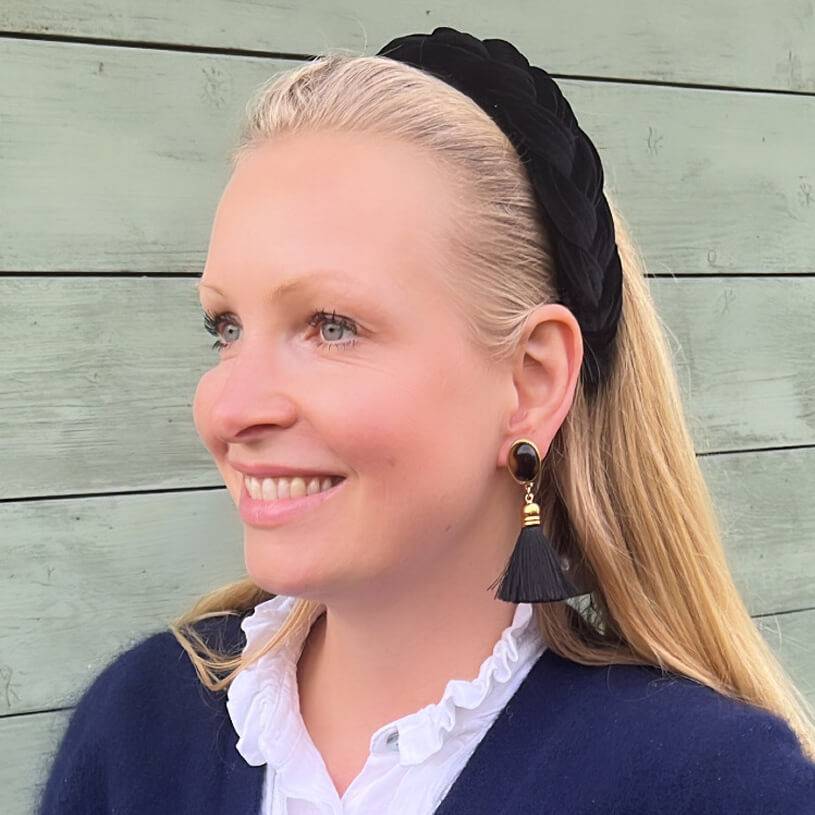 SchwesterSchwester Schwarze Ohrringe als Ohrstecker in Schildpattoptik mit schwarzer Quaste von AmuseToi Vierteljährliche Förderung